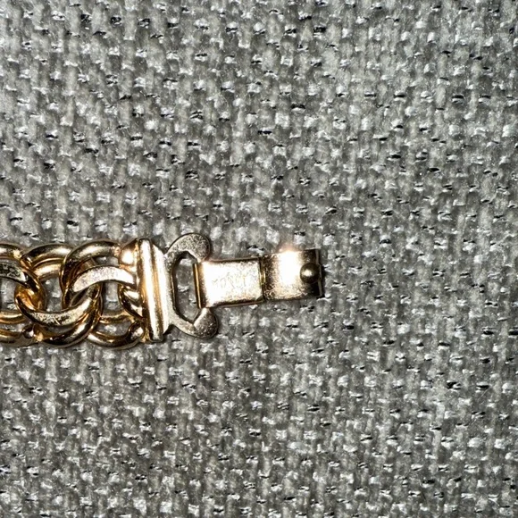 Elegant  MONET Gold Chain Bracelet - Picture 3 of 4